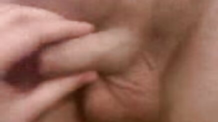 Dört yeni türk anal porno ayak üzerinde Busty sarışın.