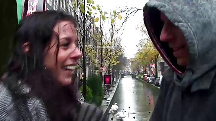 Bankta-küçük bebek amatör porno anal güneş, darbe
